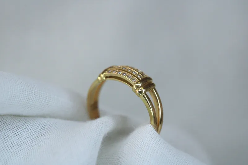 Bague en or jaune 18K & diamants