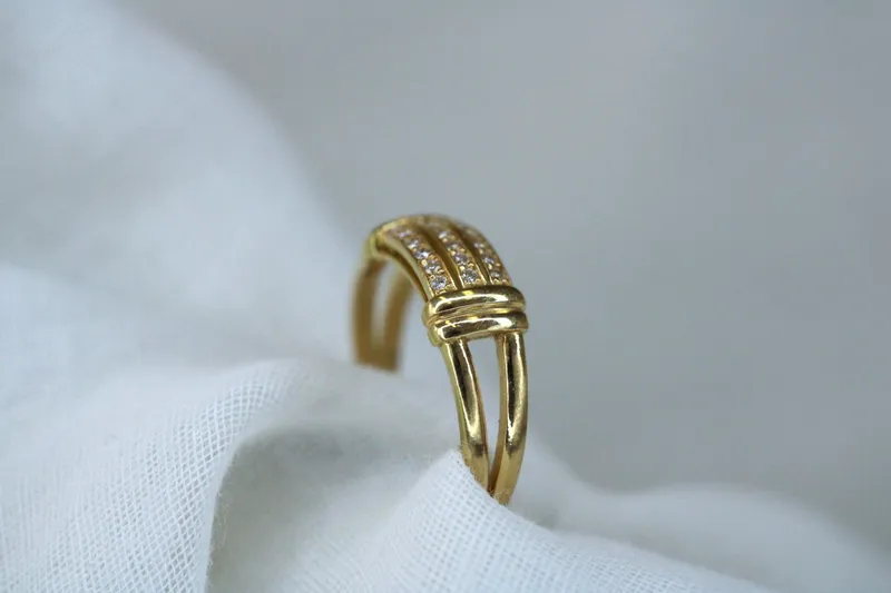 Bague en or jaune 18K & diamants