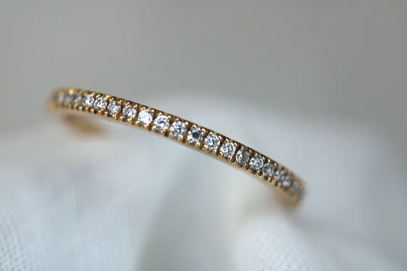 Alliance ligne - Or rose 18K & diamants