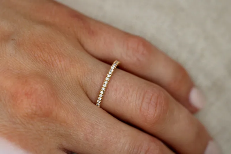 Alliance ligne - Or rose 18K & diamants