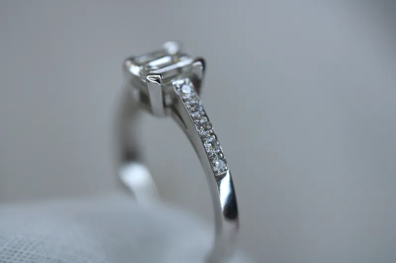Solitaire en or blanc 18k - Diamants
