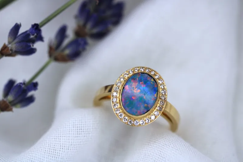 Bague en or jaune 18K - Opale & Diamants