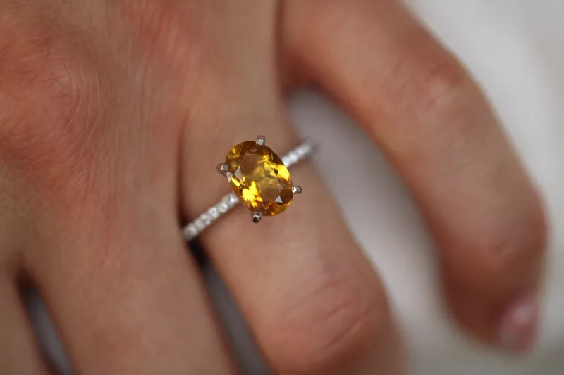 Bague or blanc 18k - Tourmaline jaune & diamants