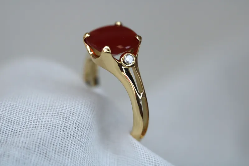 Bague en or jaune 18k - Cornaline & diamants