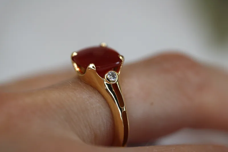 Bague en or jaune 18k - Cornaline & diamants