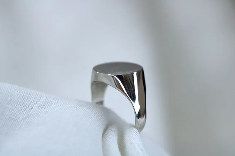 chevaliere homme rond - or blanc 18K ou Argent 925 - 2