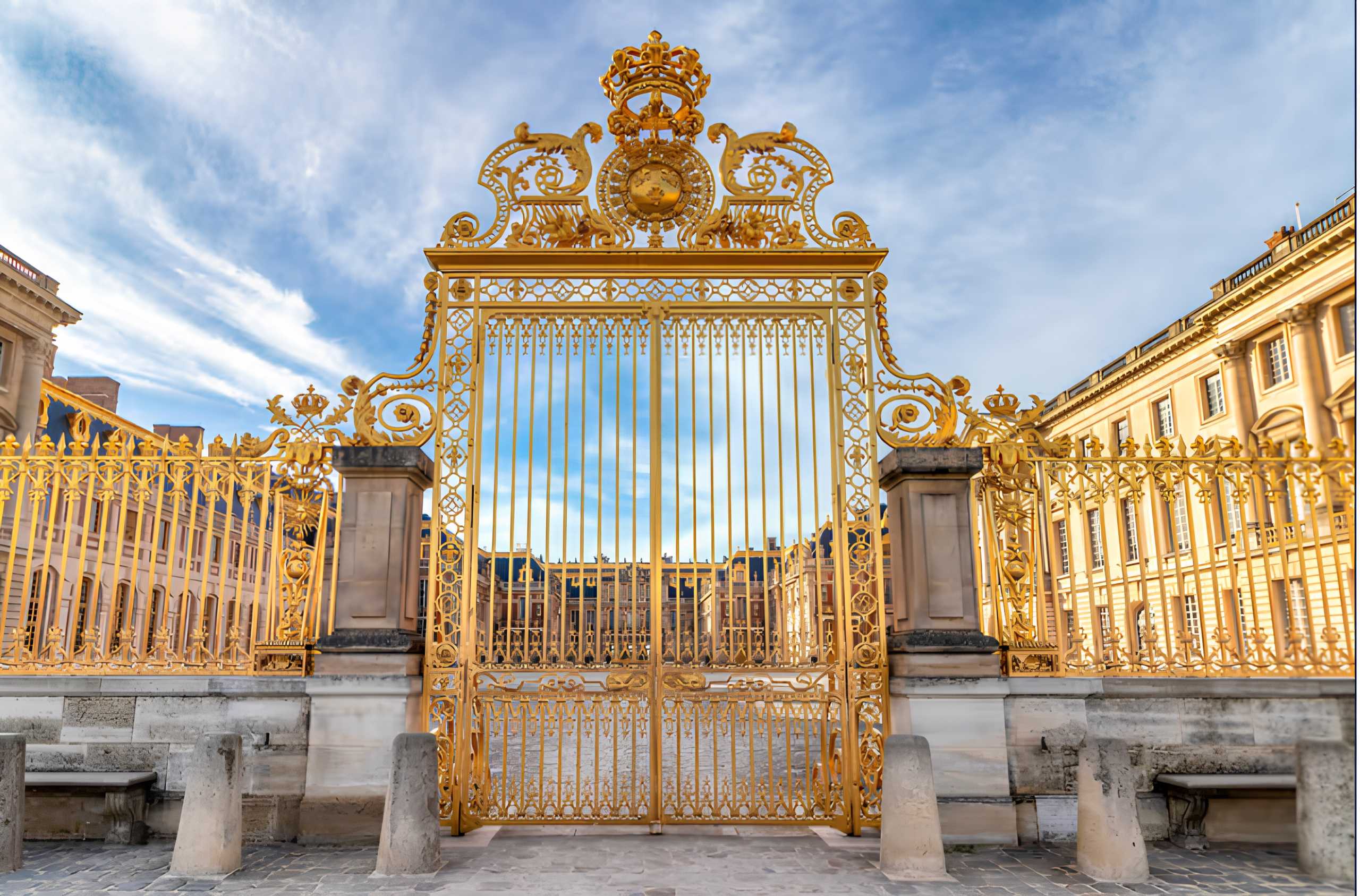 La grille royale dorée du château de Versailles
