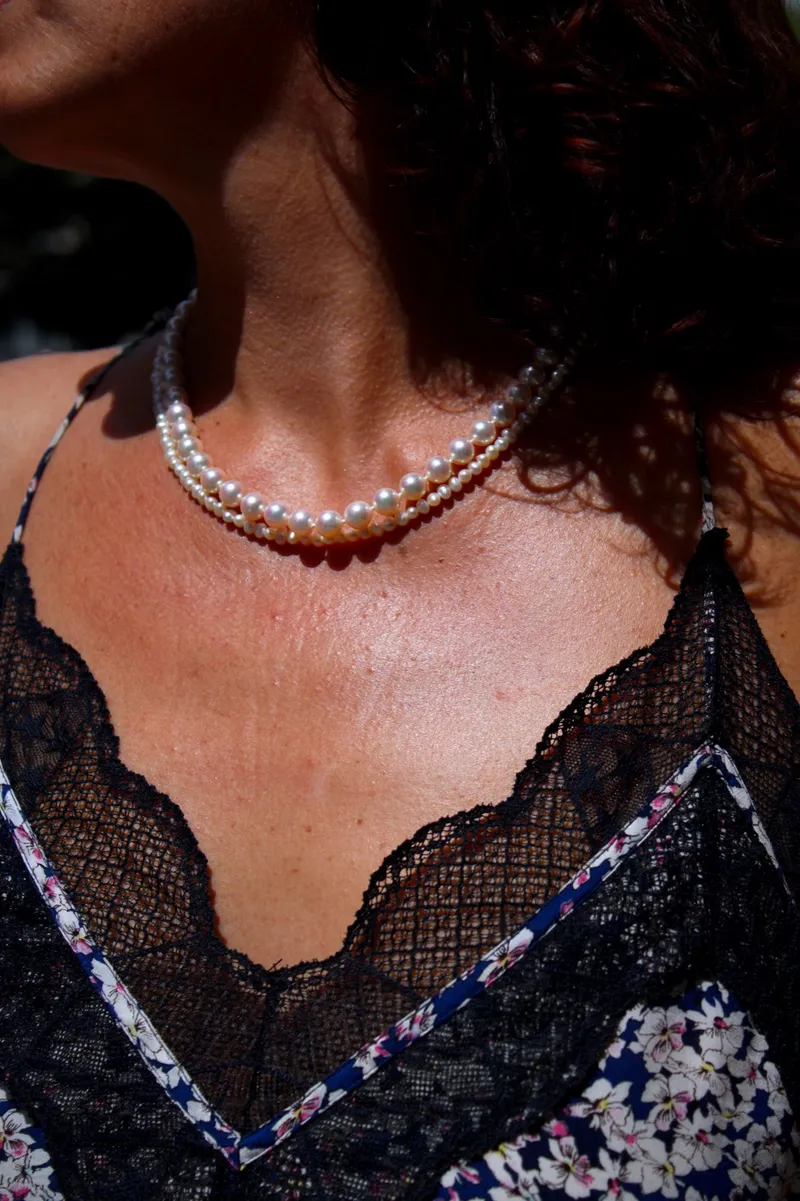 Collier de perles d'Akoya et fermoir en or jaune 18k