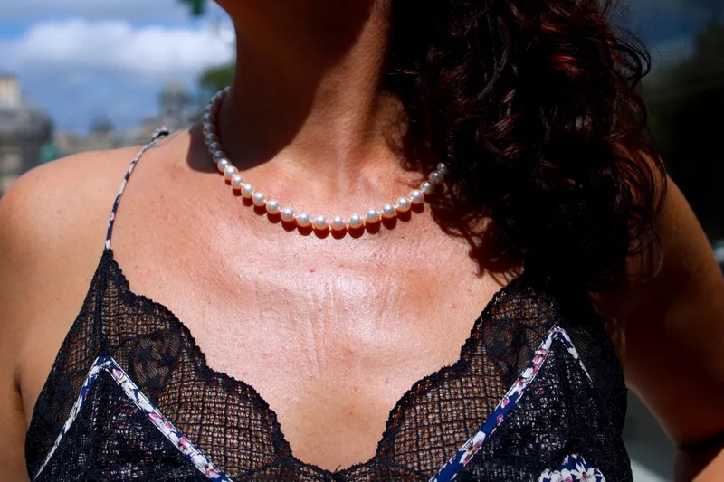 Collier de perles d'Akoya et fermoir en or jaune 18k